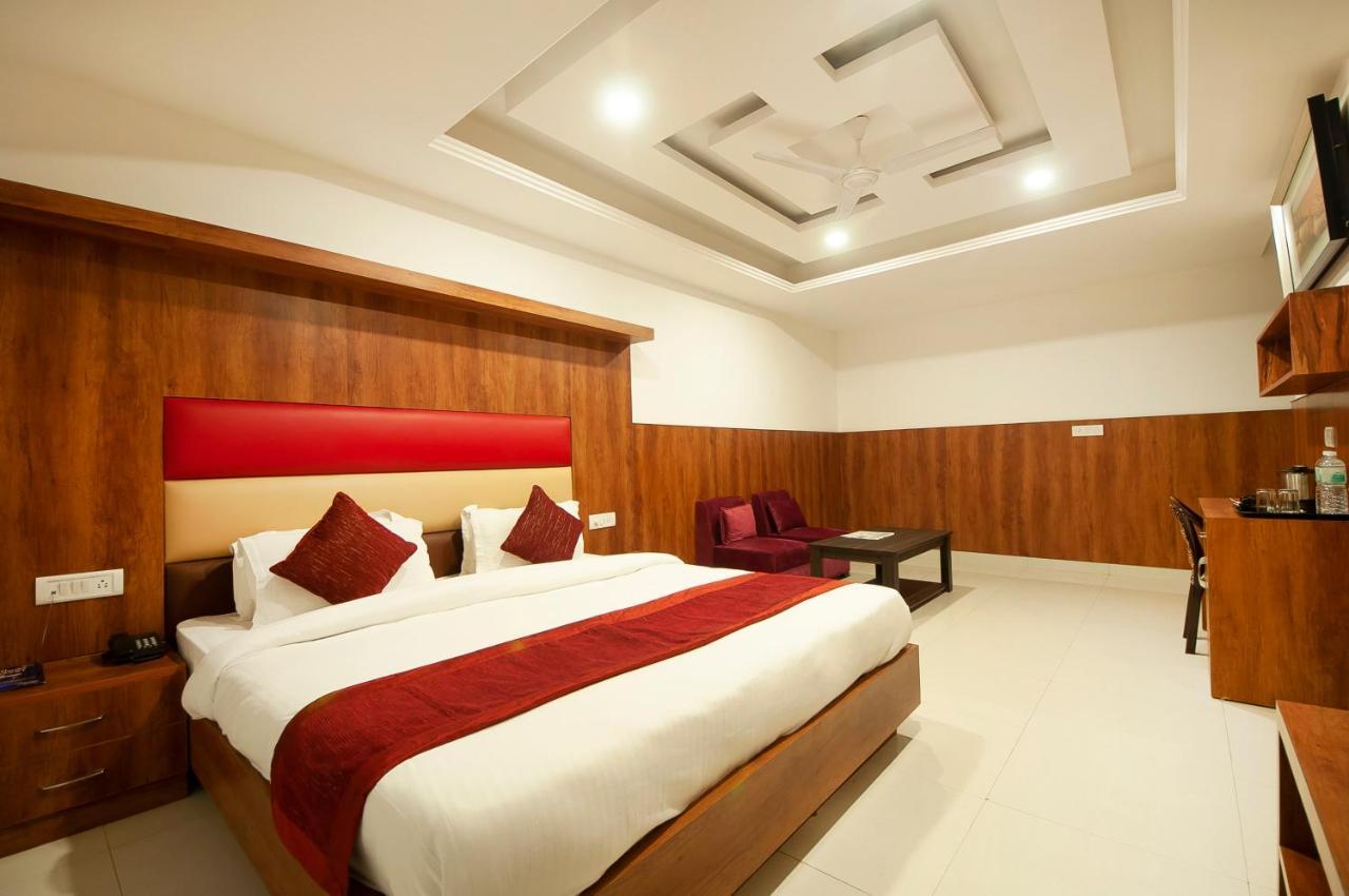 Hotel Sm Suits Near Delhi Airport-Unit By Grand Urban Luxury Yeni Delhi Dış mekan fotoğraf