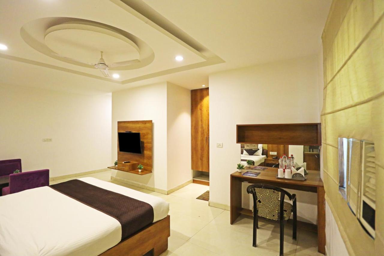 Hotel Sm Suits Near Delhi Airport-Unit By Grand Urban Luxury Yeni Delhi Dış mekan fotoğraf