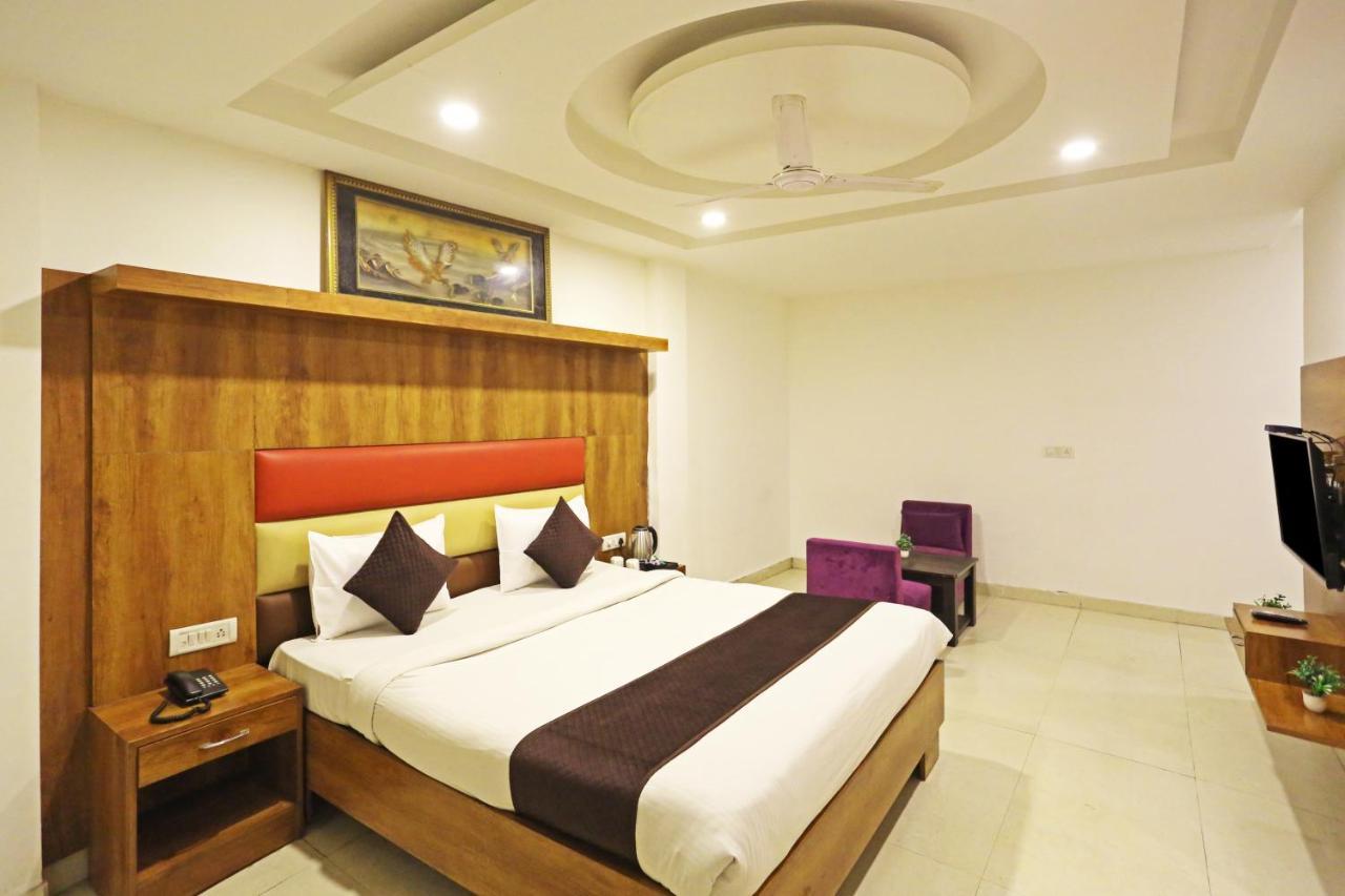 Hotel Sm Suits Near Delhi Airport-Unit By Grand Urban Luxury Yeni Delhi Dış mekan fotoğraf