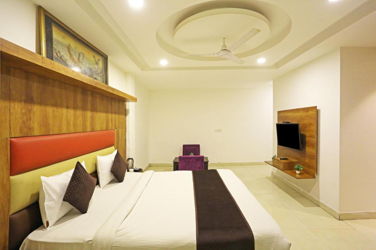 Hotel Sm Suits Near Delhi Airport-Unit By Grand Urban Luxury Yeni Delhi Dış mekan fotoğraf