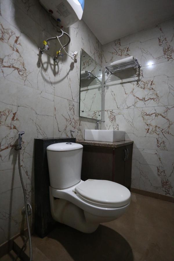 Hotel Sm Suits Near Delhi Airport-Unit By Grand Urban Luxury Yeni Delhi Dış mekan fotoğraf