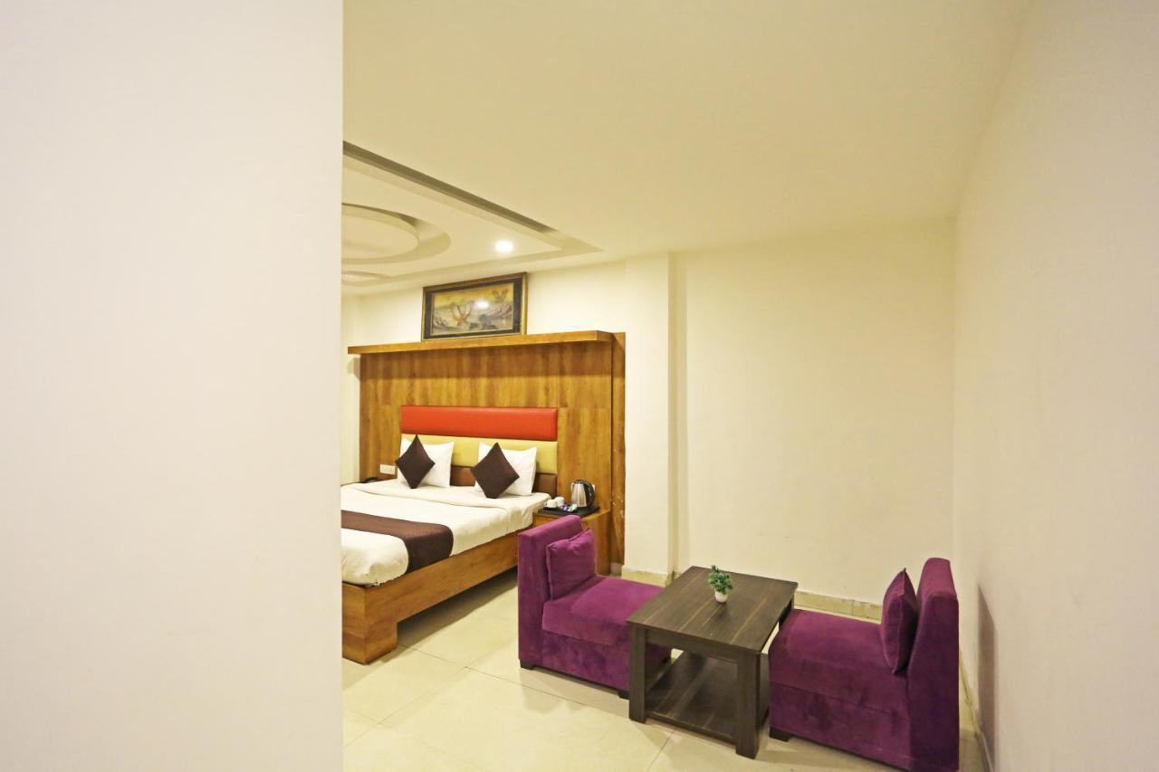 Hotel Sm Suits Near Delhi Airport-Unit By Grand Urban Luxury Yeni Delhi Dış mekan fotoğraf
